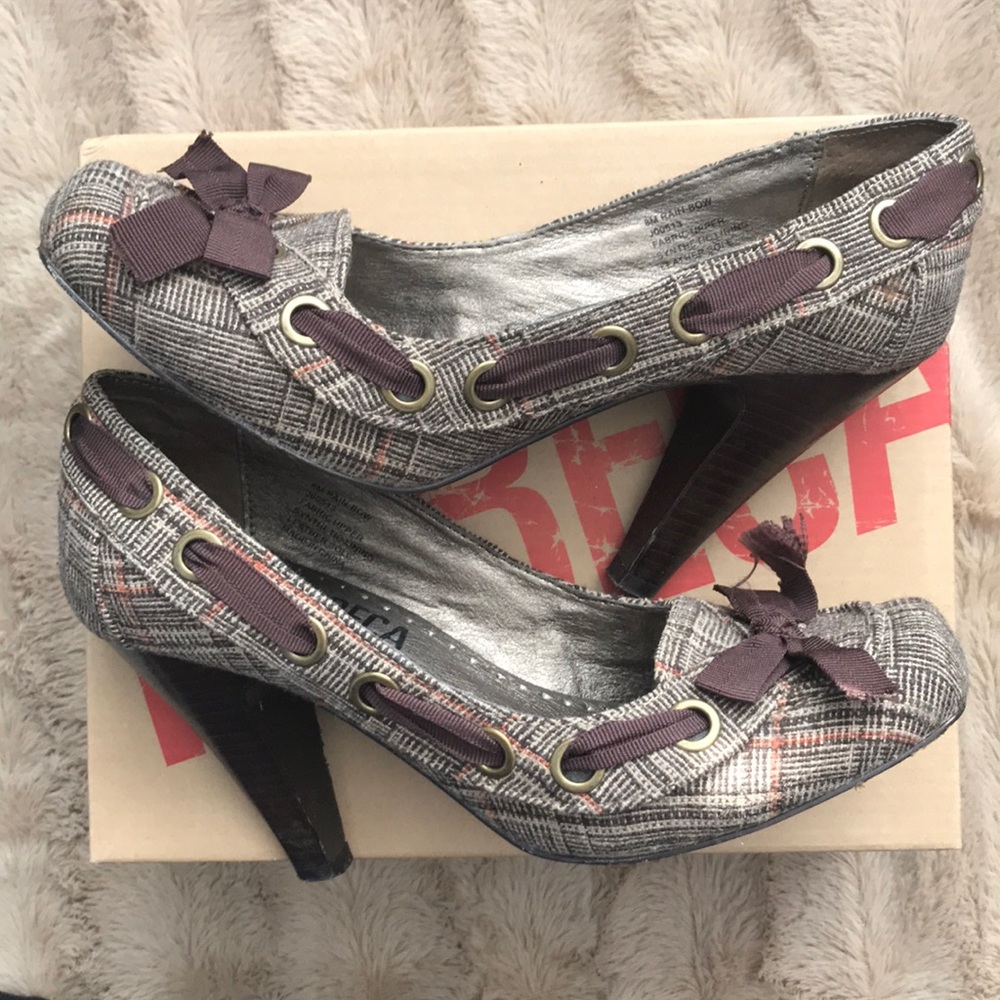 PRICE DROP 🤑Brown tweed heels